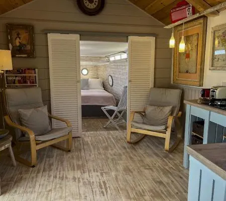 The Boatshack Aneratza